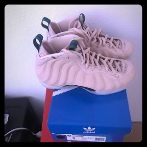 Nike(w)foamposite 1 Partical Beige size 8